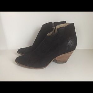 Frye Reina bootie black suede 8